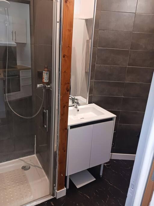 A 50m Des Thermes Apartment Aix-les-Bains